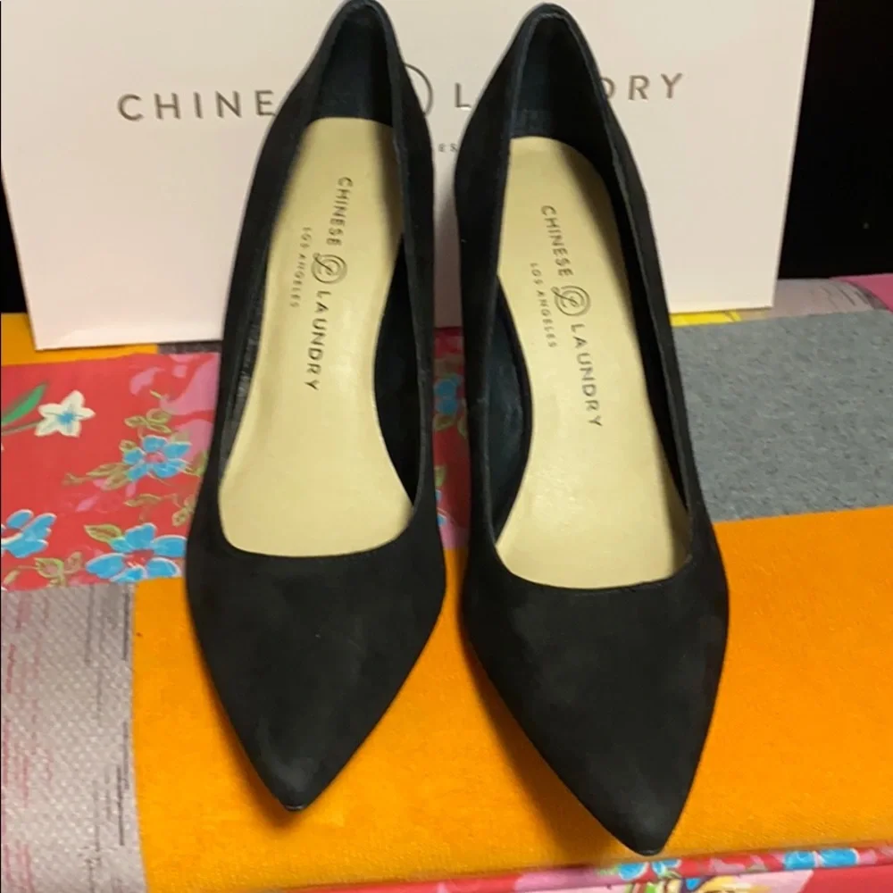 NIB CHINESE LAUNDRY RUTHY KID SUEDE POINT TOE HEEL